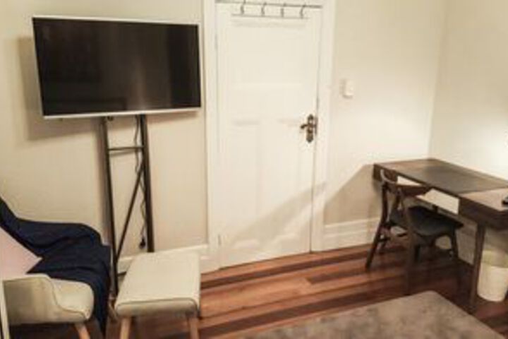Room 9 of 73