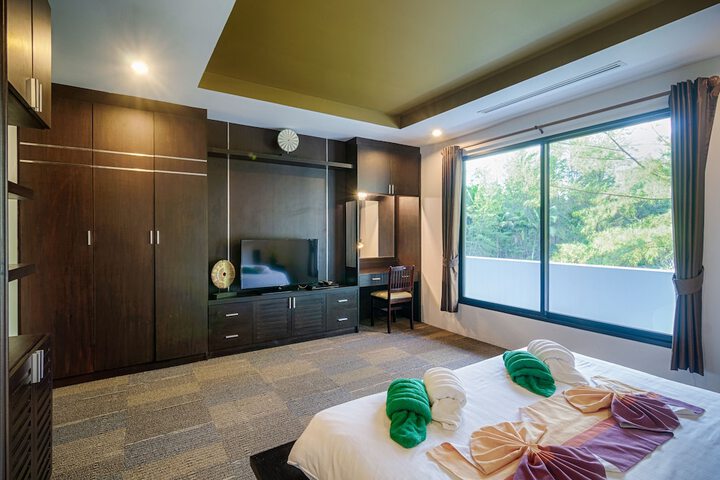 Room 28 of 66
