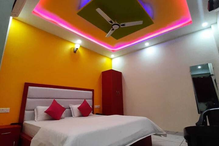 Room 3 of 9