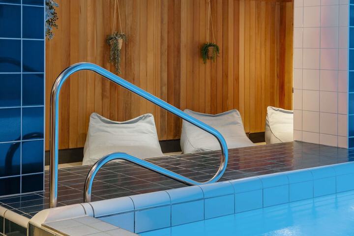 Hotel Pool