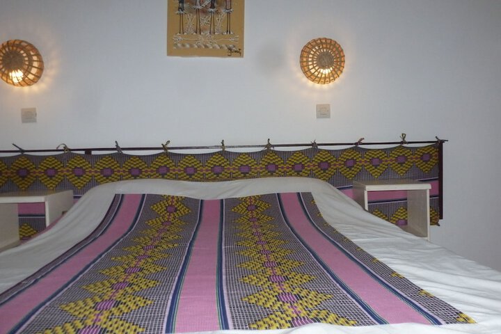 Room 4 of 16