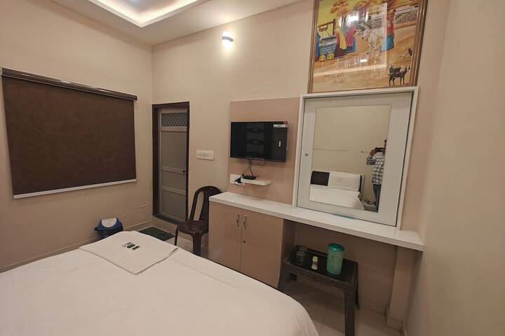 Room 21 of 27