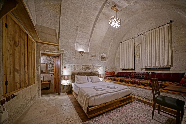 Room 6 of 68