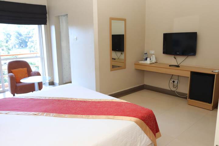 Room 10 of 38