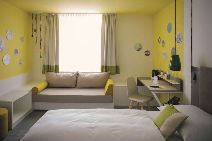 Room 5 of 63