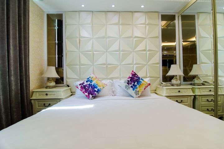 Room 9 of 57