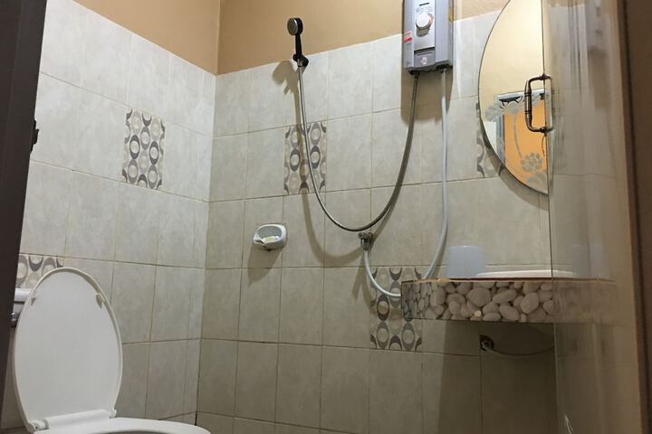 Room 12 of 25