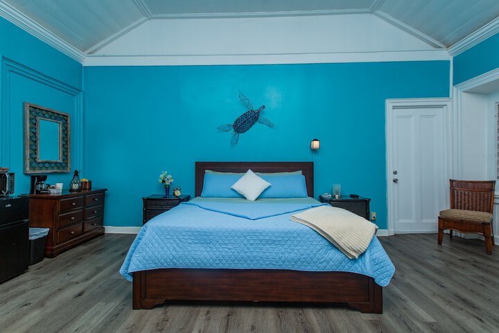 Room 6 of 171