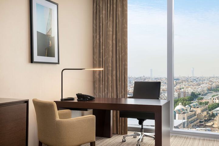 Room 30 of 114