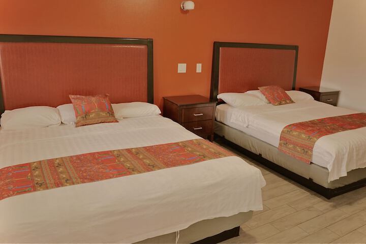 Renovated Kingbed (29 of 38)