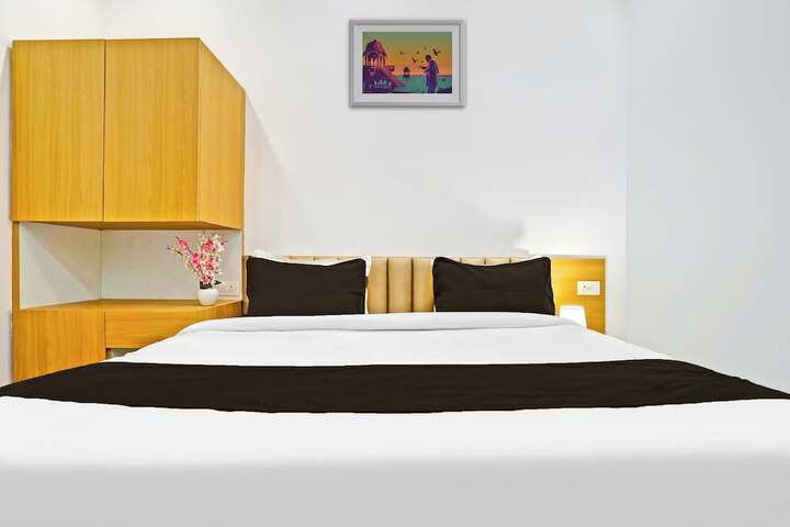 Room 5 of 10