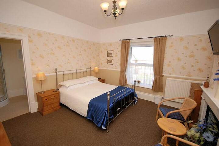 Room 10 of 31