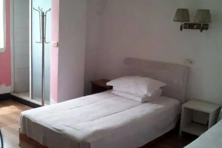 Room 7 of 15