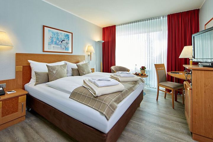 Room 2 of 43