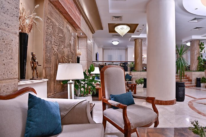 Entrance & Lobby