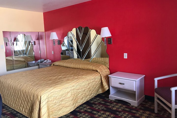 Room 27 of 66