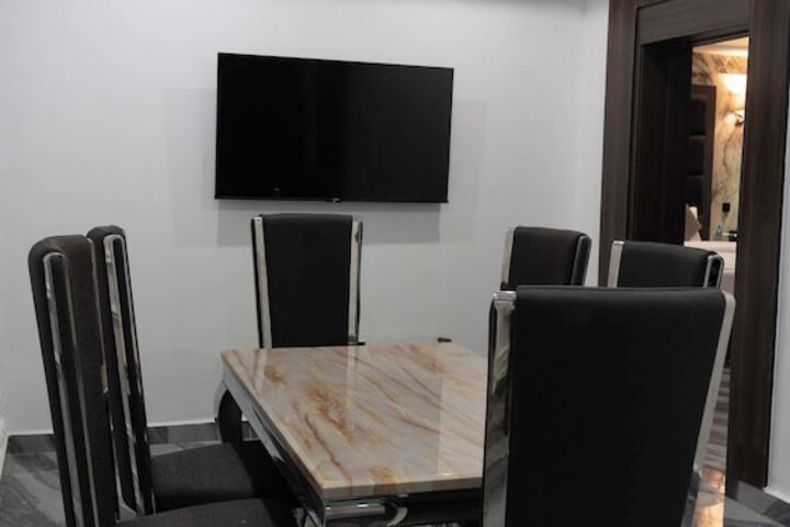 Room 56 of 98