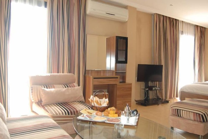 Room 16 of 46