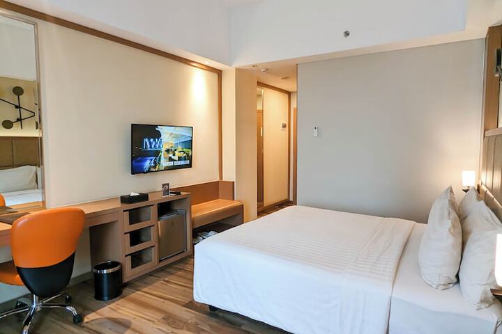 Room 12 of 64