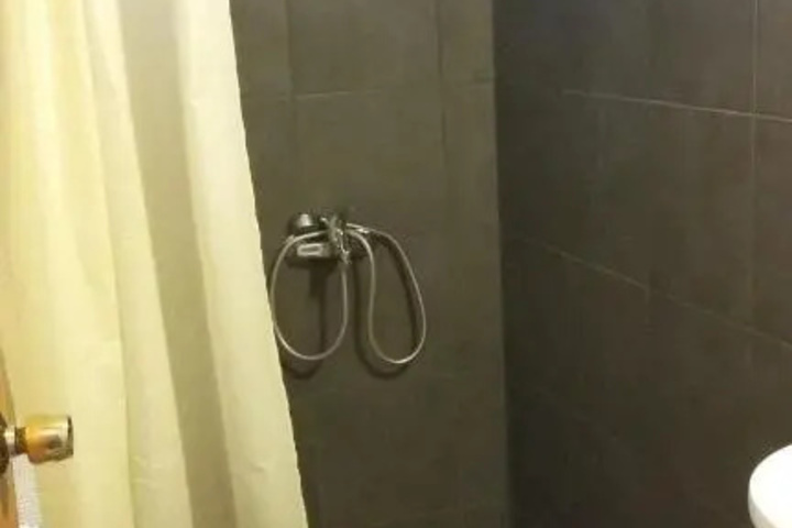 Room 9 of 14