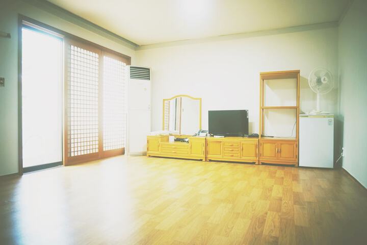 Room 6 of 39