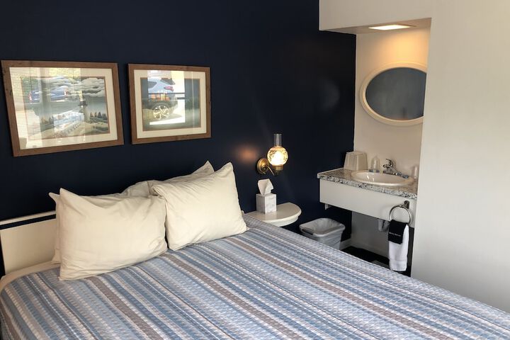 Room 10 of 72