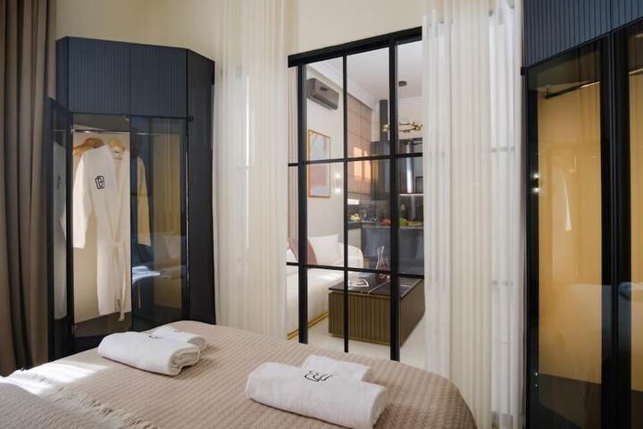 Room 2 of 42