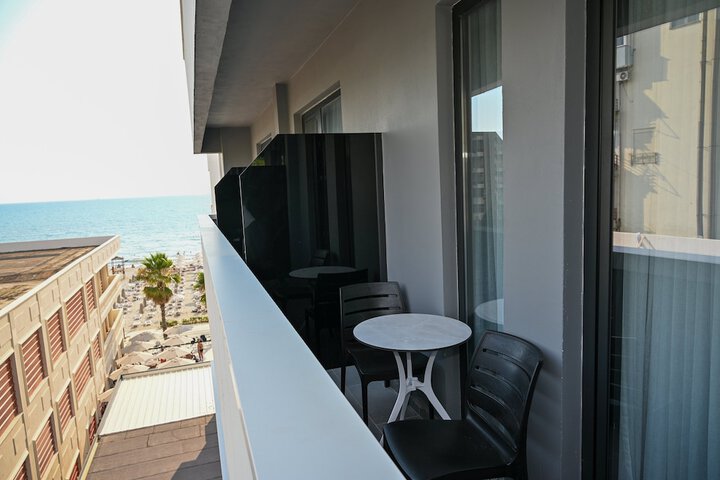 Terrace/Patio 101 of 207