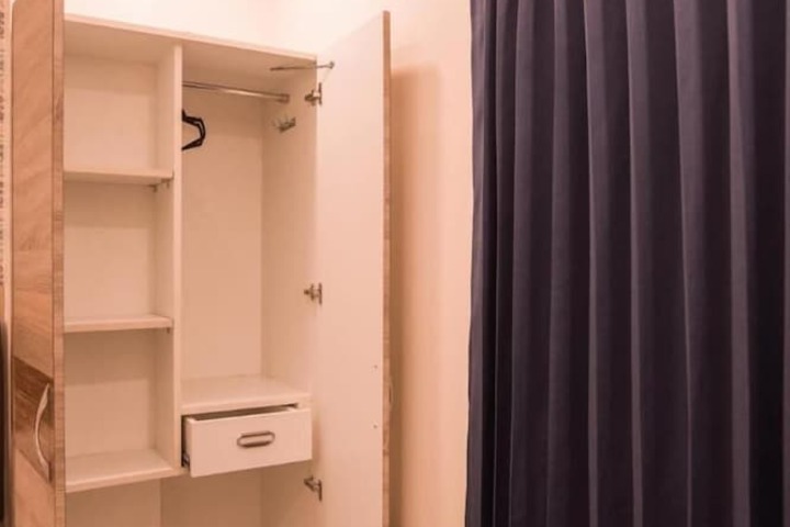 Room 28 of 42