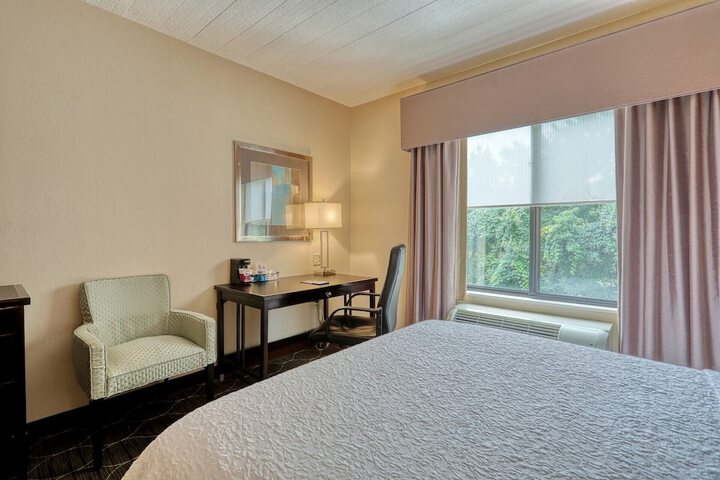 2 Queen Beds (5 of 5)