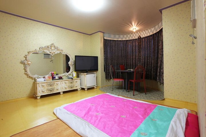 Room 29 of 79
