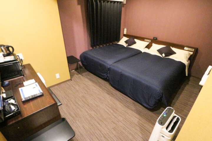 Room 5 of 20