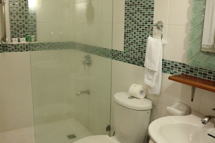 Room 12 of 35
