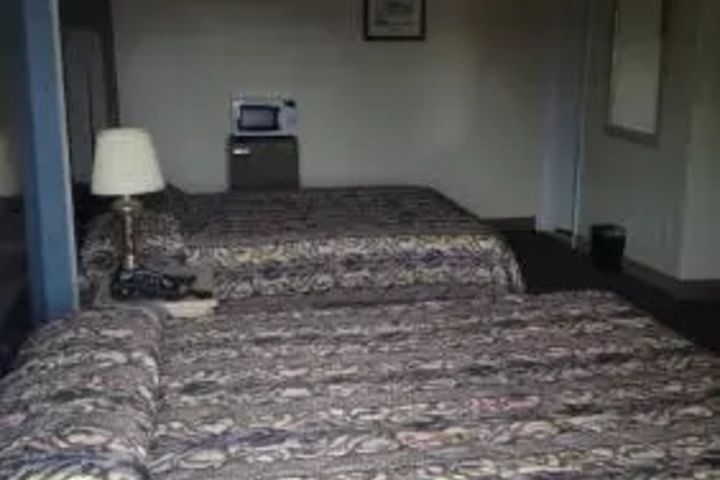 Room 6 of 7