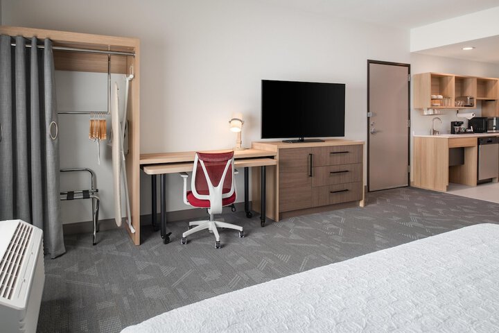 Room 13 of 47