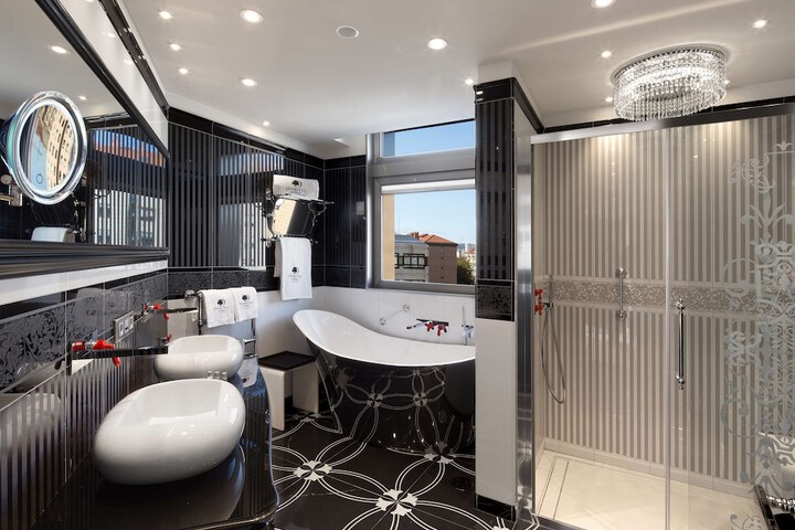 Room 20 of 53