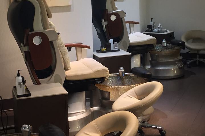 Nail salon