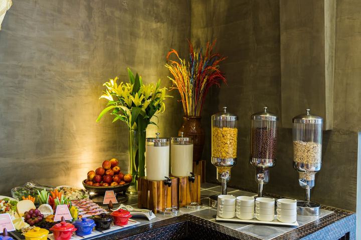 Breakfast/Coffee Service 92 of 111