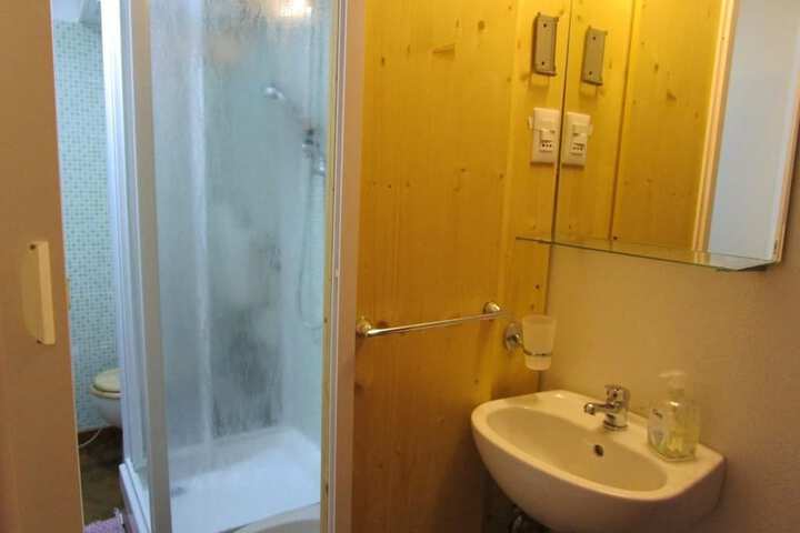 Room 10 of 14