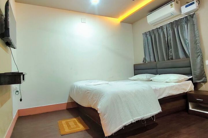 Room 2 of 24