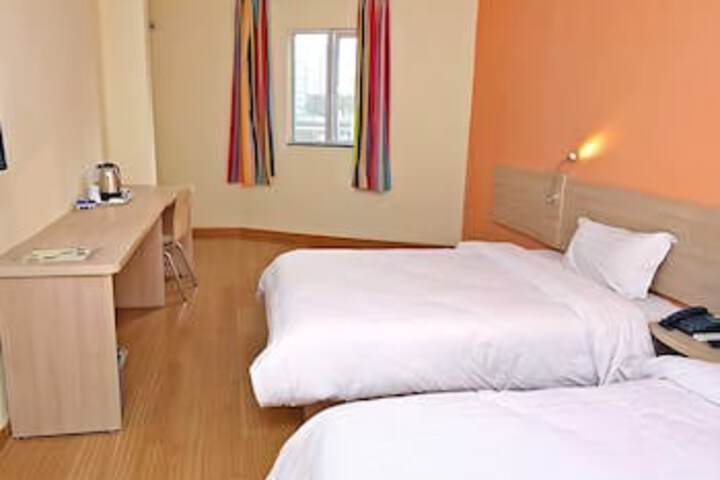 Room 3 of 8
