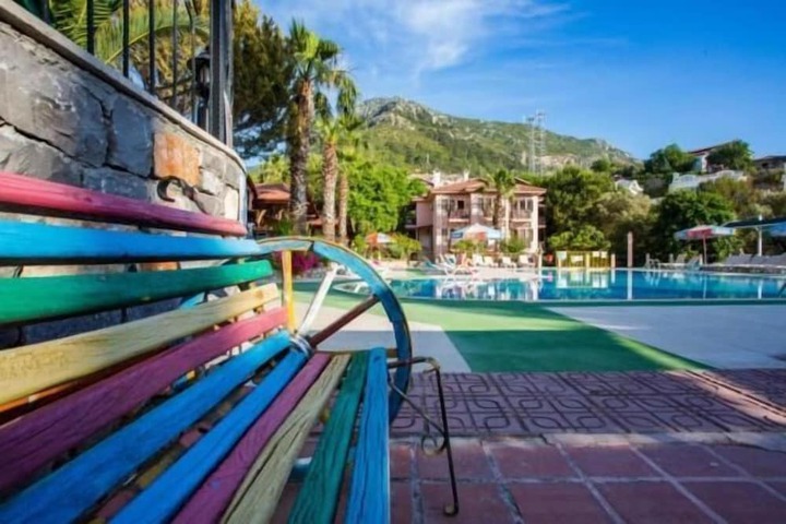 Hotel Pool