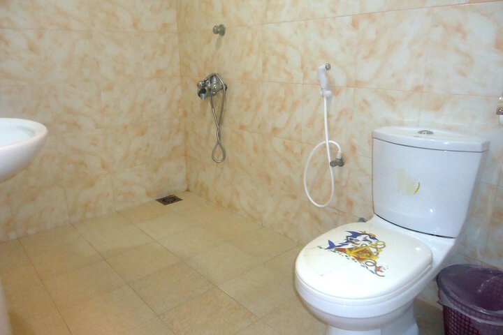 Room 12 of 24