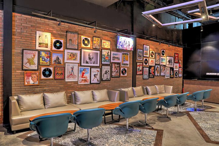 Lounge 46 of 71