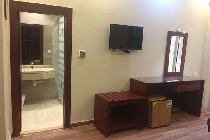 Room 12 of 29