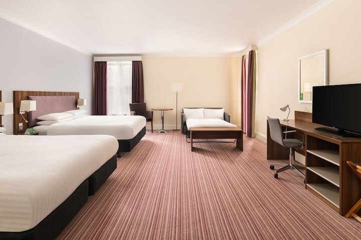 Room 14 of 108
