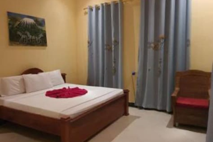 Room 13 of 21