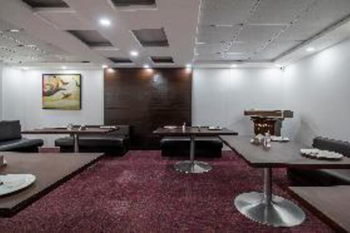 Dining 19 of 20