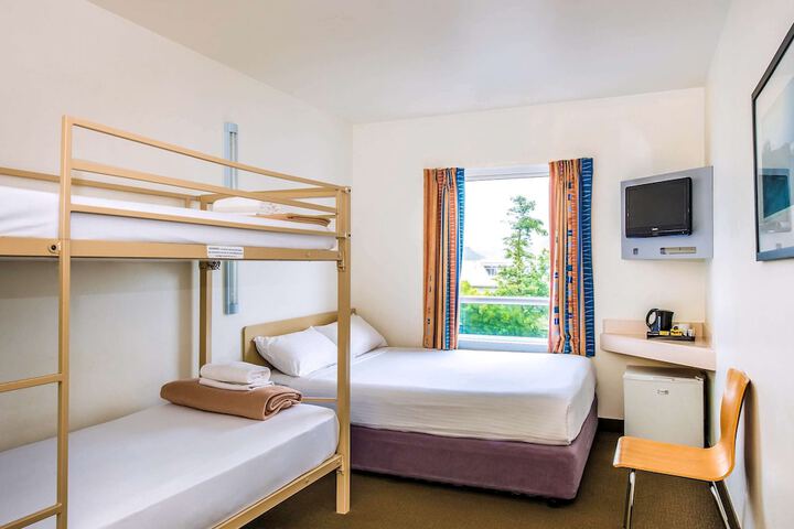 Room 9 of 19