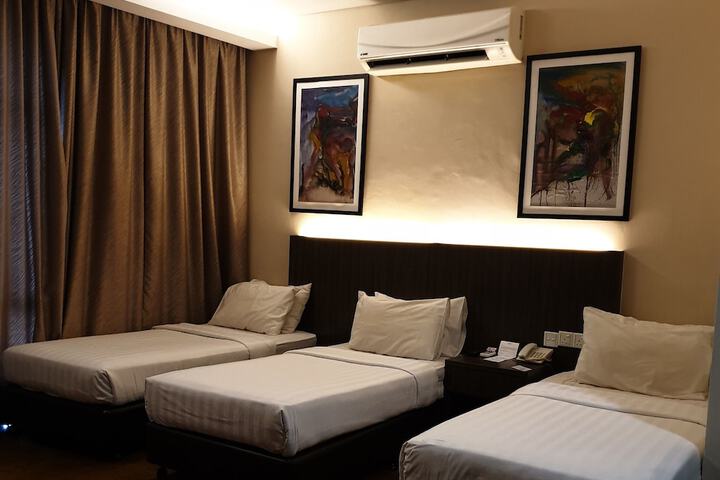 Room 10 of 41